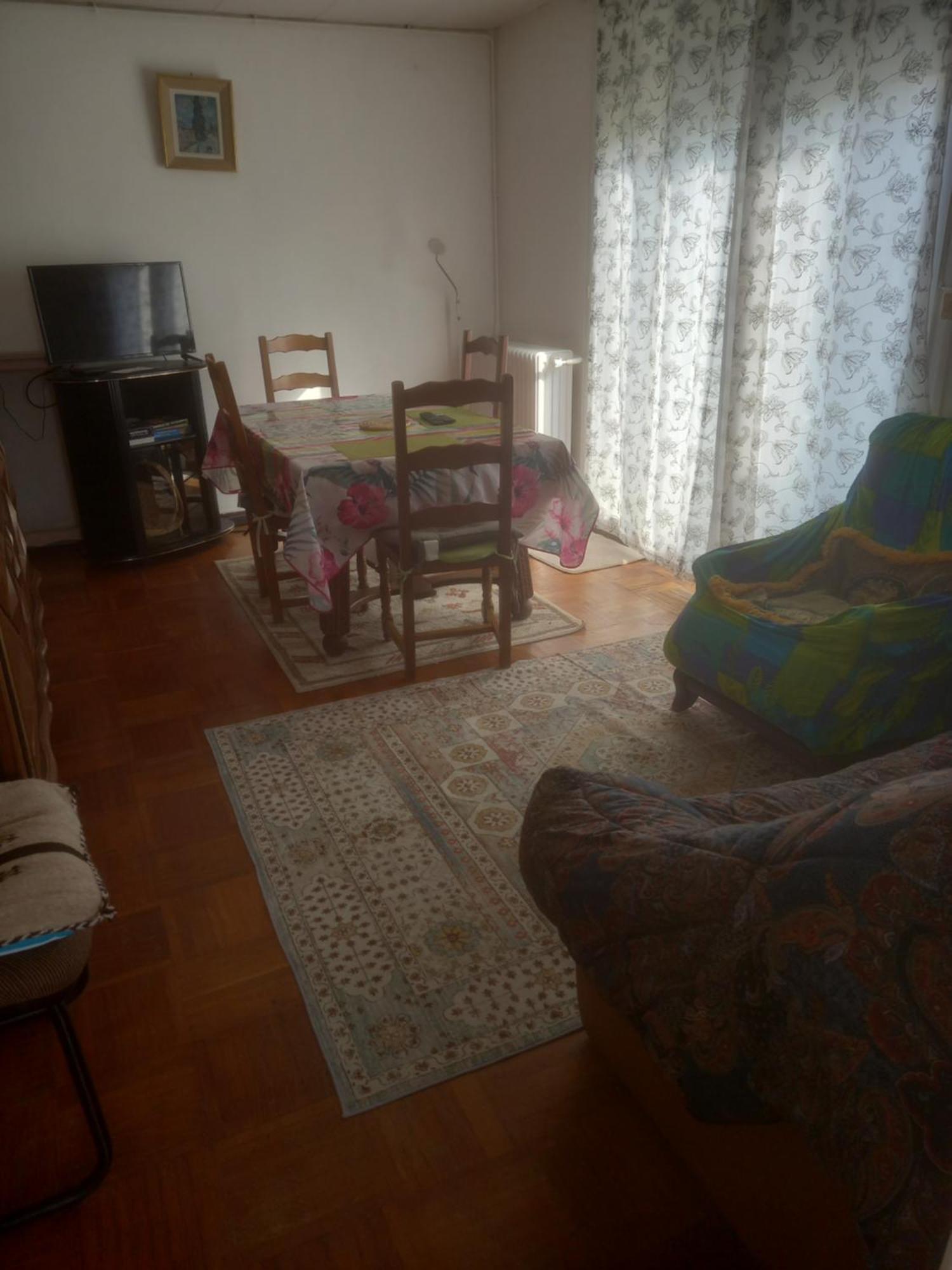 Spacieux Appartement 4 Pieces Beauvais Extérieur photo